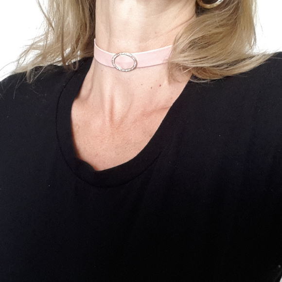 Pink Leatherette Crystal Circle Pendent Choker Necklace - One Size Fits Most - Picture 8 of 11